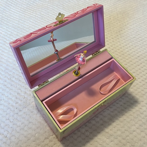 Ballerina Jewelry Box for Girls - Picture 6 of 12